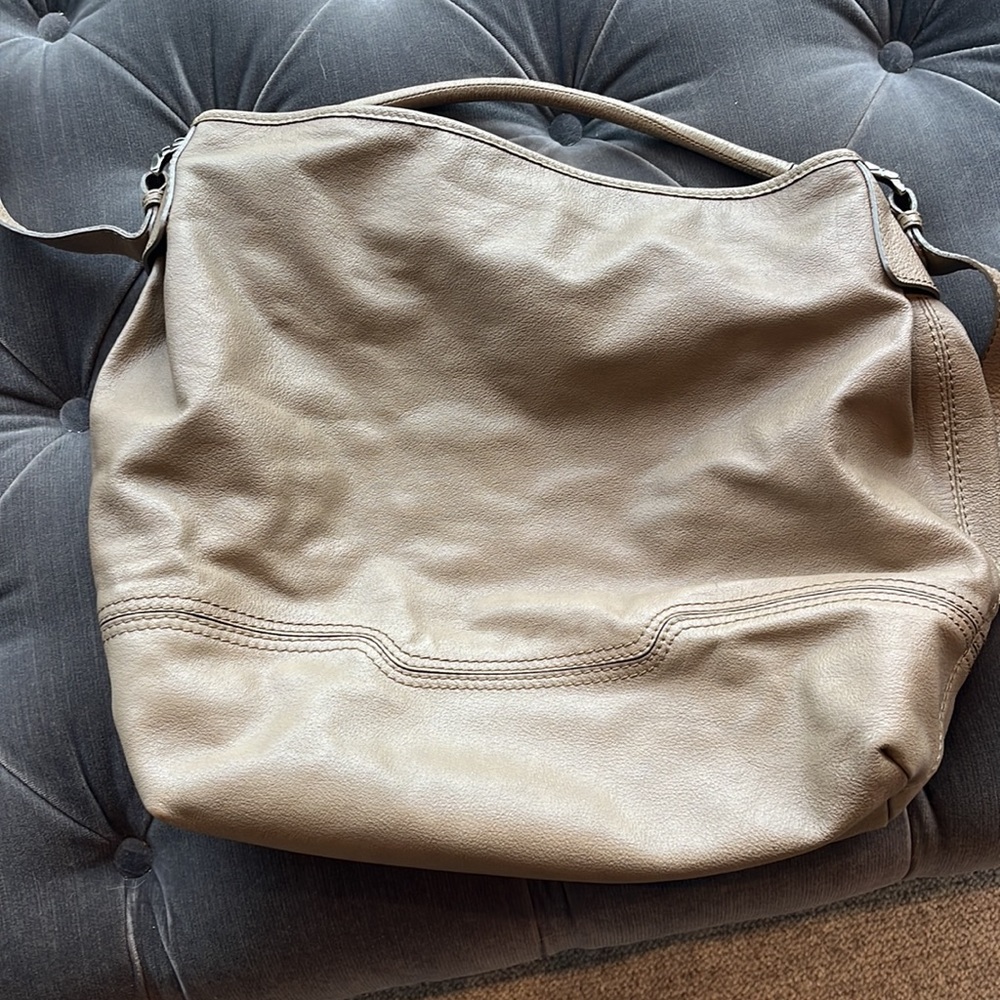 SALE! 🔥Limited Edition BurberryPebbled Leather Chain Hobo bag - EXCLUSIVE!! W/B - Picture 13 of 17